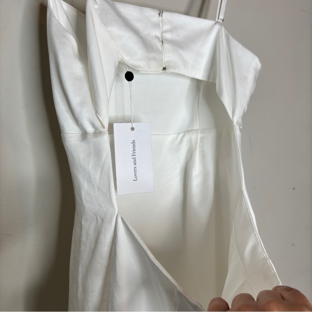 Lovers and Friends Open Back Ruffle Hem Sweetie Mini Dress in White Size M NWT - Picture 2 of 16